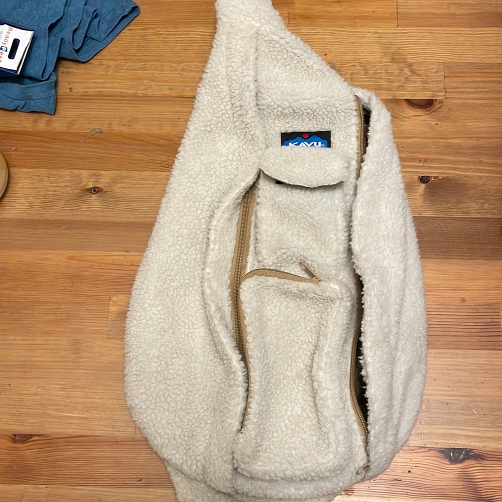 Kavu sling bag